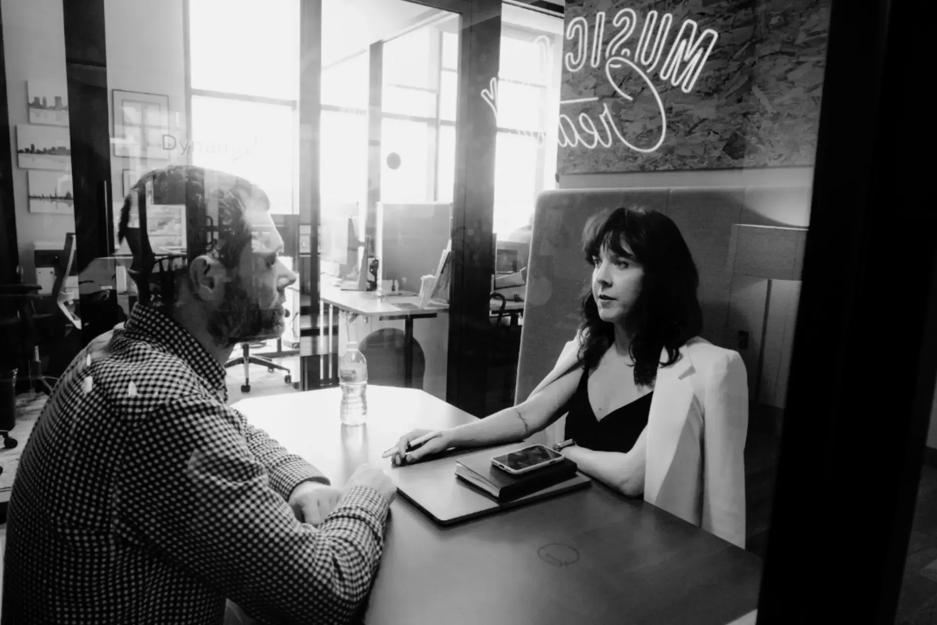 Client consultation at a Webconsuls meeting table